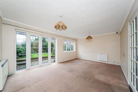 37 Richmond Road, Chingford, London, E4 7BN
