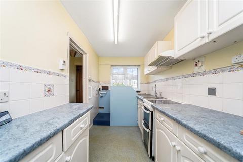 37 Richmond Road, Chingford, London, E4 7BN