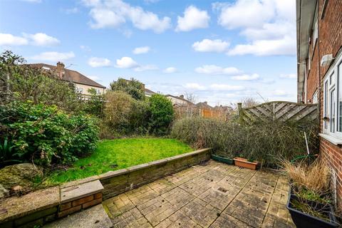 37 Richmond Road, Chingford, London, E4 7BN