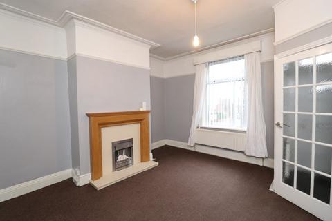 2 bedroom end of terrace house to rent, Rosemont Grove, Bramley, Leeds, LS13