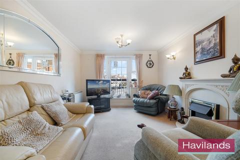 2 bedroom flat for sale, Green Lanes, London