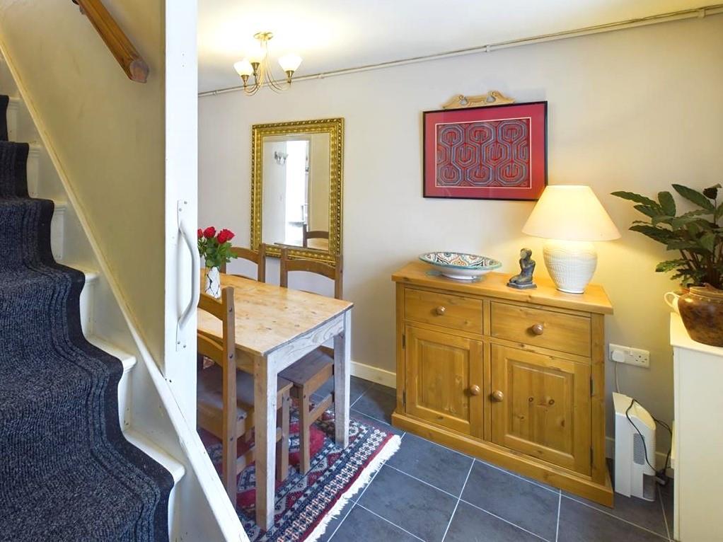 R4 Mxl47yy Eu G0pyqlm6aqw.jpg