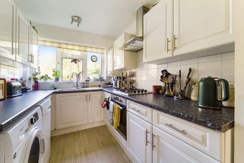 2 bedroom flat to rent, Lovelace Gardens, Surbiton KT6