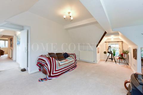 2 bedroom penthouse for sale, Mutton Lane, Potters Bar, EN6