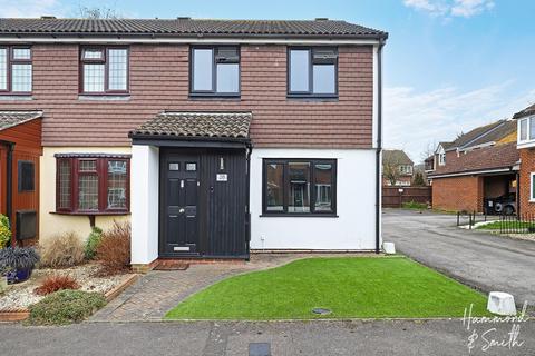 3 bedroom end of terrace house for sale, Beaufort Close, Epping CM16