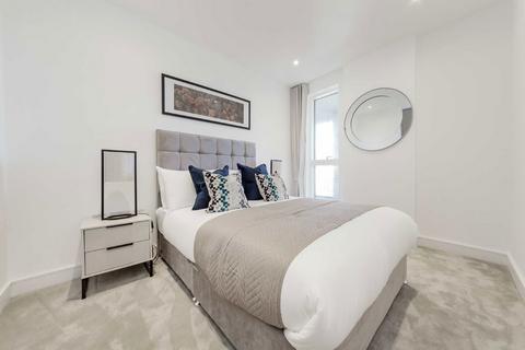 2 bedroom flat to rent, The Avenue, London NW6