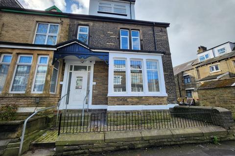 5 bedroom end of terrace house for sale, Hartman Place, BD9 5DN