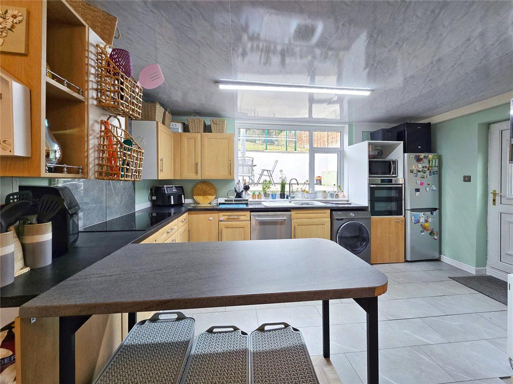 Fitted Kitchen