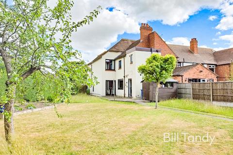 3 bedroom end of terrace house for sale, Trent Valley Road, Lichfield, WS13