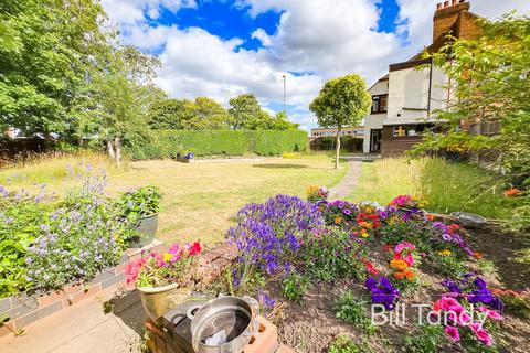 3 bedroom end of terrace house for sale, Trent Valley Road, Lichfield, WS13