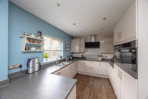 43 Summerhouse Drive, Sheffield, S8 8AD