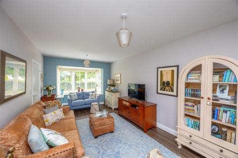 43 Summerhouse Drive, Sheffield, S8 8AD