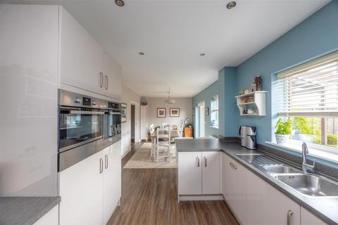 43 Summerhouse Drive, Sheffield, S8 8AD