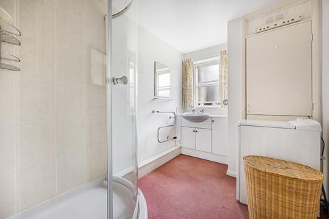 24 Abbey House, Cirencester, GL7 2QU