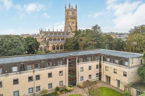 24 Abbey House, Cirencester, GL7 2QU