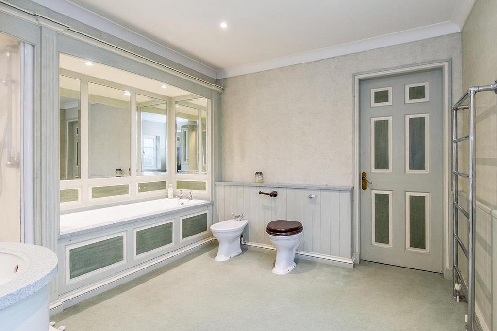 Jack &amp; Jill Bathroom