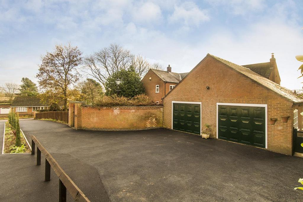 Garage &amp; Parking