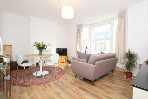 1 bedroom flat to rent, Askew Road, London W12