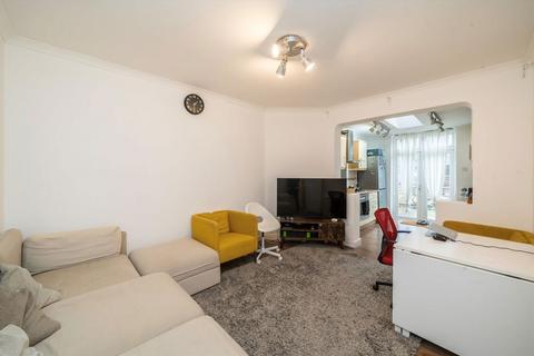 2 bedroom flat to rent, Woodfield Road, London W5