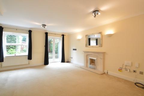 3 bedroom end of terrace house to rent, Hadley Place, WEYBRIDGE, KT13