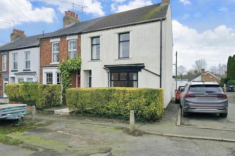 2 bedroom end of terrace house for sale, The Banks, Long Buckby, Northampton, NN6 7QQ