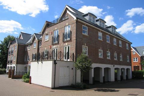 2 bedroom flat to rent, Sells Close, Guildford GU1