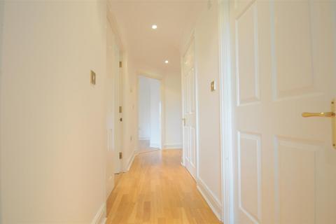 2 bedroom flat to rent, Sells Close, Guildford GU1