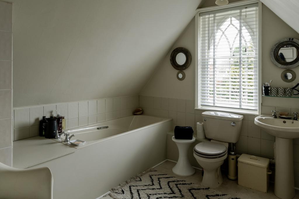 252866   20250120 gothic hse 52 hi res.jpg