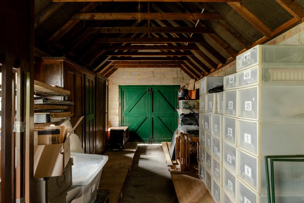 252875   20250120 gothic hse 61 hi res.jpg