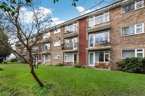 2 bedroom flat for sale, Lovelace Road, Surbiton KT6