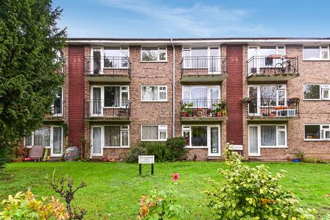 2 bedroom flat for sale, Lovelace Road, Surbiton KT6