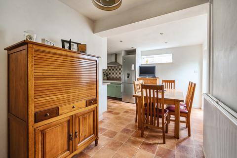 10 Rydes Hill Crescent, Guildford, GU2 9UH