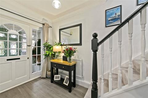 39 Pigeon Lane, Hampton, TW12 1AE