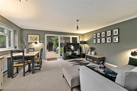 39 Pigeon Lane, Hampton, TW12 1AE