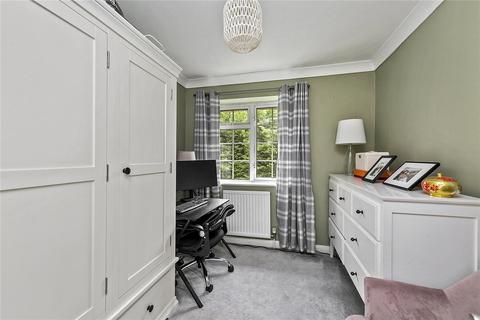 39 Pigeon Lane, Hampton, TW12 1AE