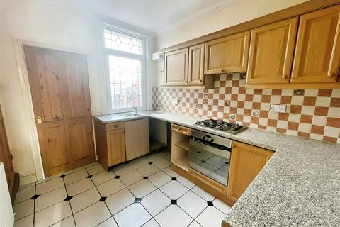 2 bedroom terraced house to rent, Stoneclose Avenue, Hexthorpe DN4