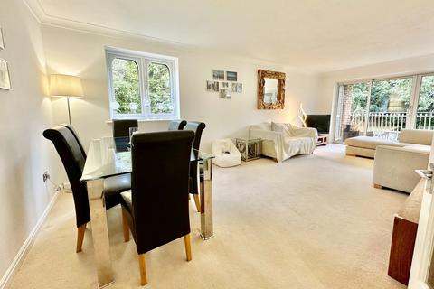 3 bedroom apartment for sale, West Cliff Road, West Cliff, Bournemouth, BH4