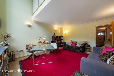 2 bedroom property for sale, Wilmer Place, London, N16