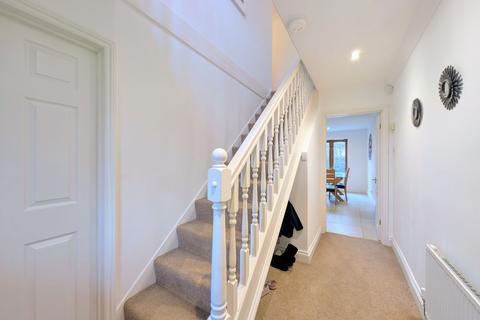 5 bedroom detached house for sale, Irving Dale, Milton Keynes MK7