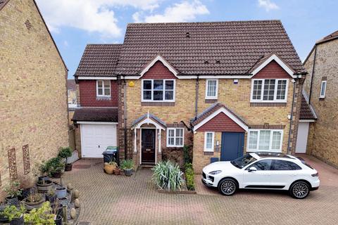 3 bedroom semi-detached house for sale, York Way, Hemel Hempstead