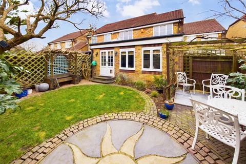 3 bedroom semi-detached house for sale, York Way, Hemel Hempstead