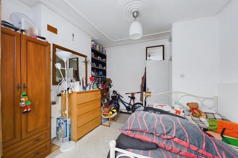 2 bedroom flat for sale, Gloucester Road, Tottenham