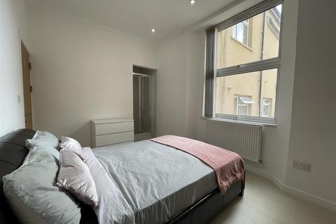 2 bedroom apartment to rent, Richmond Road, Cardiff