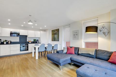 3 bedroom apartment for sale, Roseberry Place, London, E8