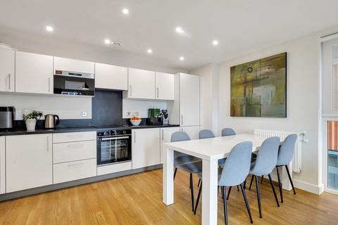 3 bedroom apartment for sale, Roseberry Place, London, E8