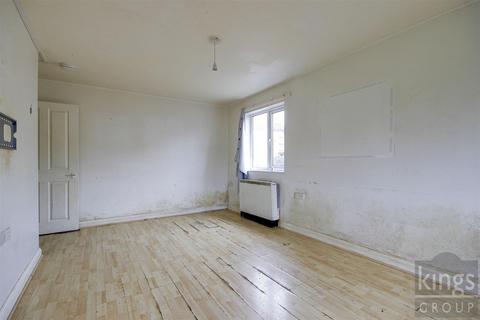 2 bedroom apartment for sale, Tysoe Avenue, Enfield