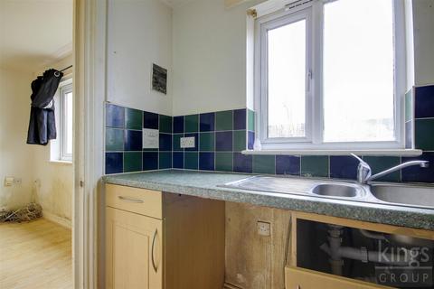 2 bedroom apartment for sale, Tysoe Avenue, Enfield