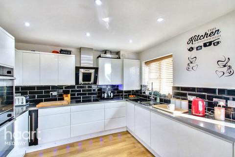 3 bedroom semi-detached house for sale, Church Street, ROCHESTER