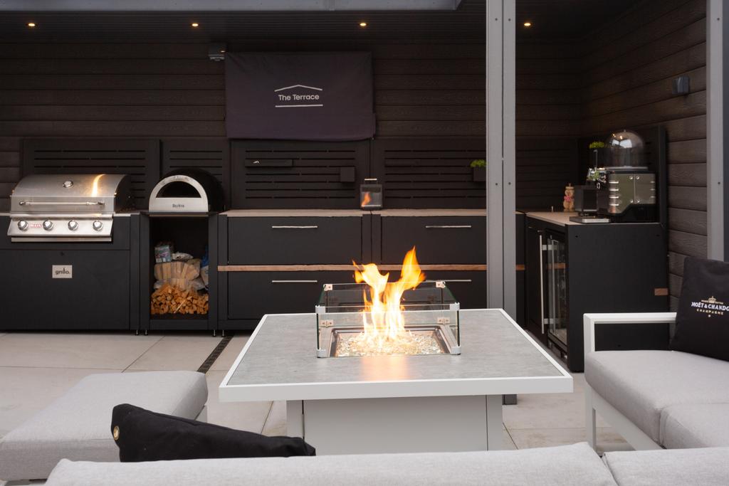 Outdoor Kitchen