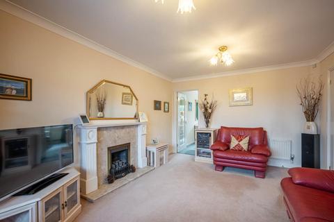 6 Azalea Gardens, Cambuslang, Glasgow, G72 7ZX